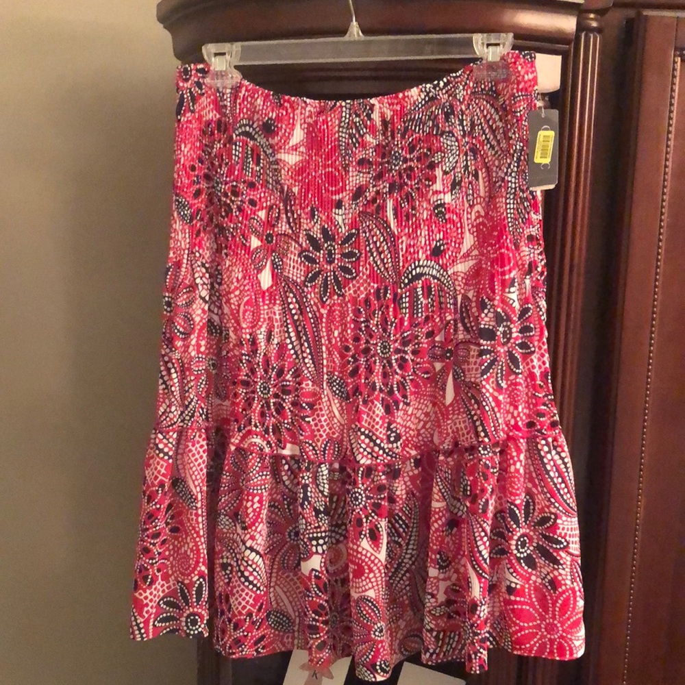 CONRAD skirt with tags. Size 18. Red and Black pattern. Never worn.